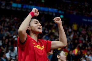 乐鱼体育官方平台-我们是冠军！迪拉娜：感谢每一位 广东女篮加油 这就是团队的力量